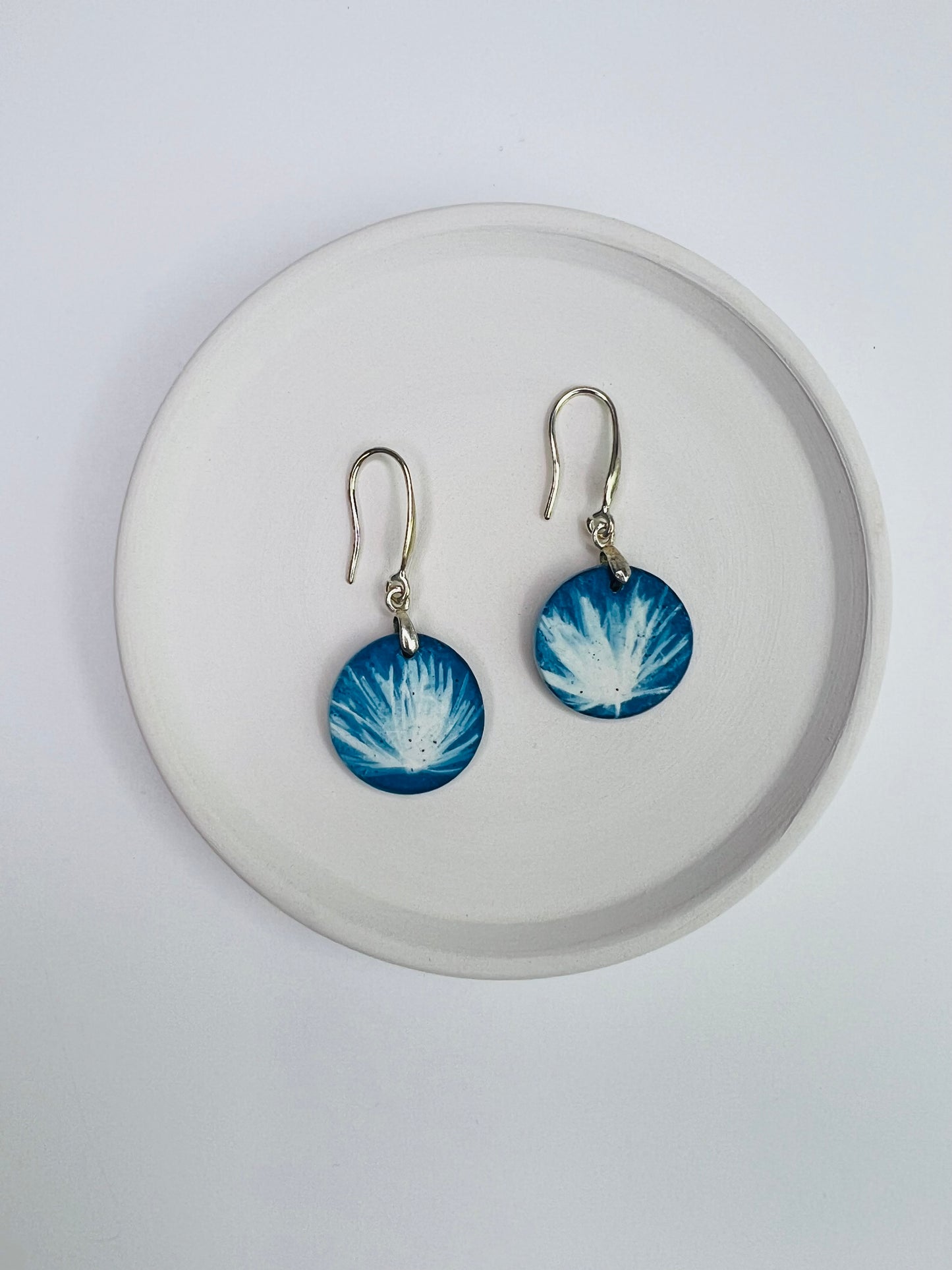 Ming Fern Circle Drop