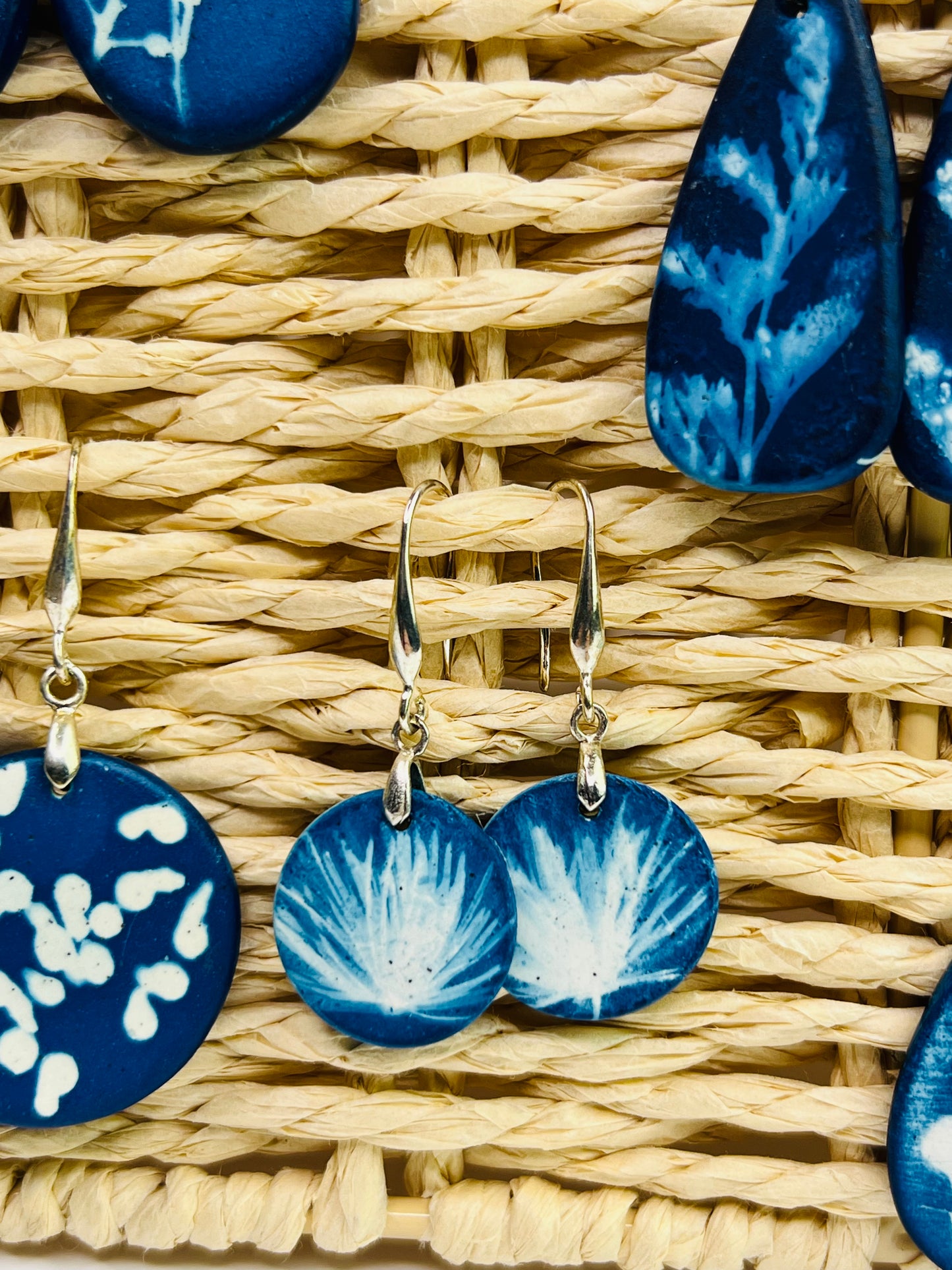 Ming Fern Circle Drop