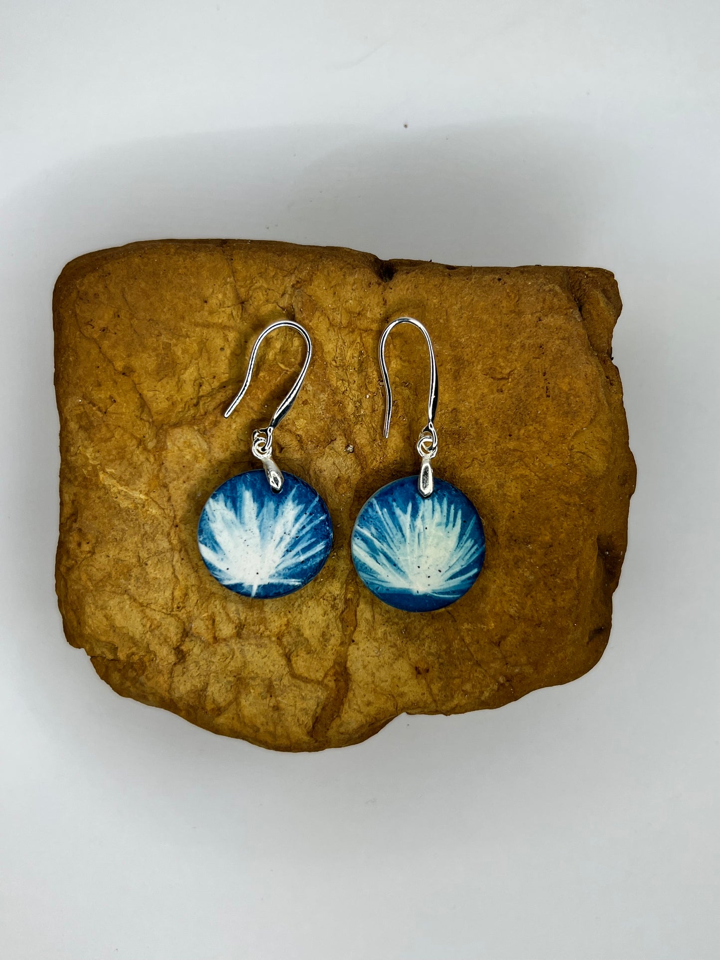 Ming Fern Circle Drop